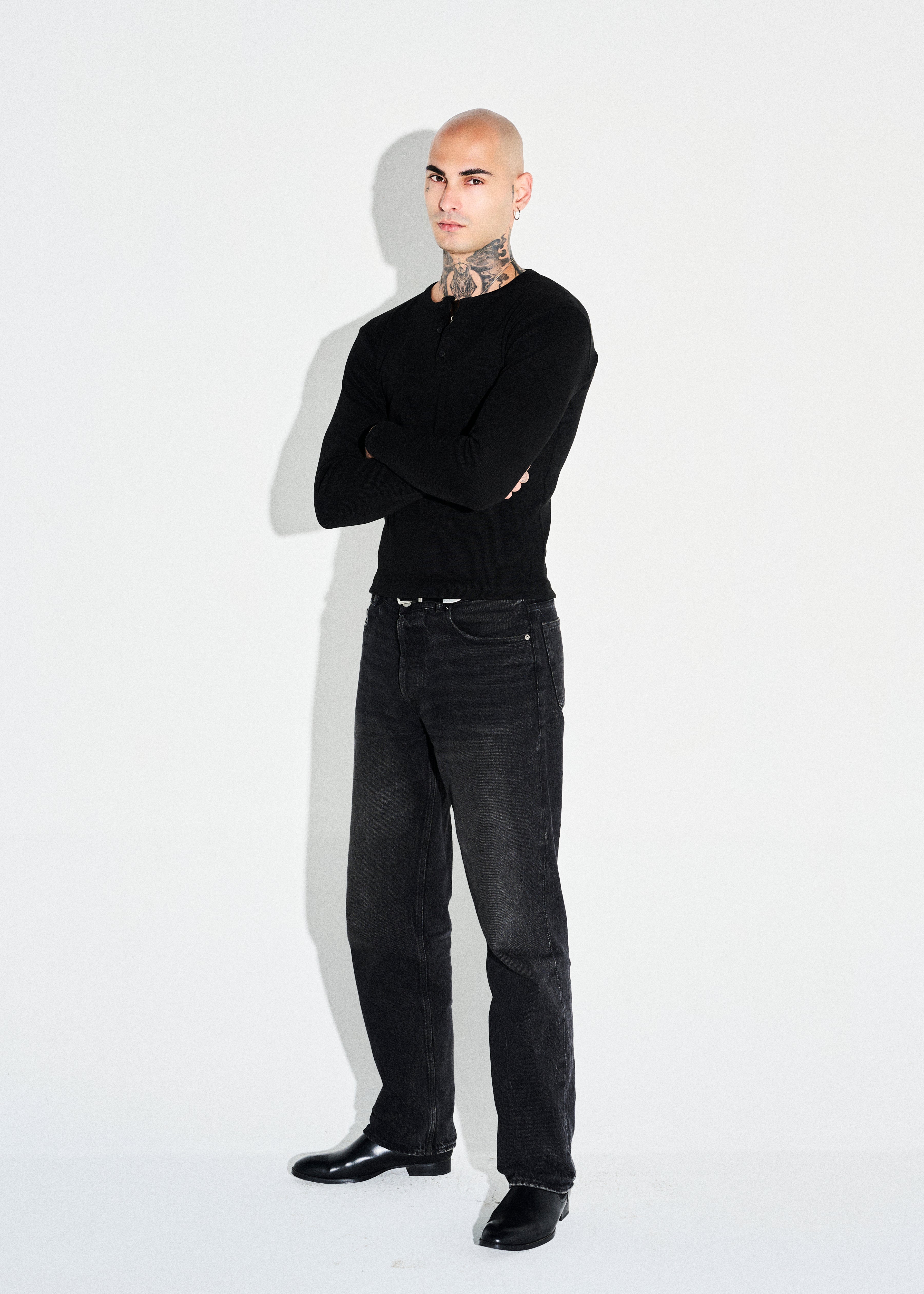 Classic Slim Fit Henley - Black
