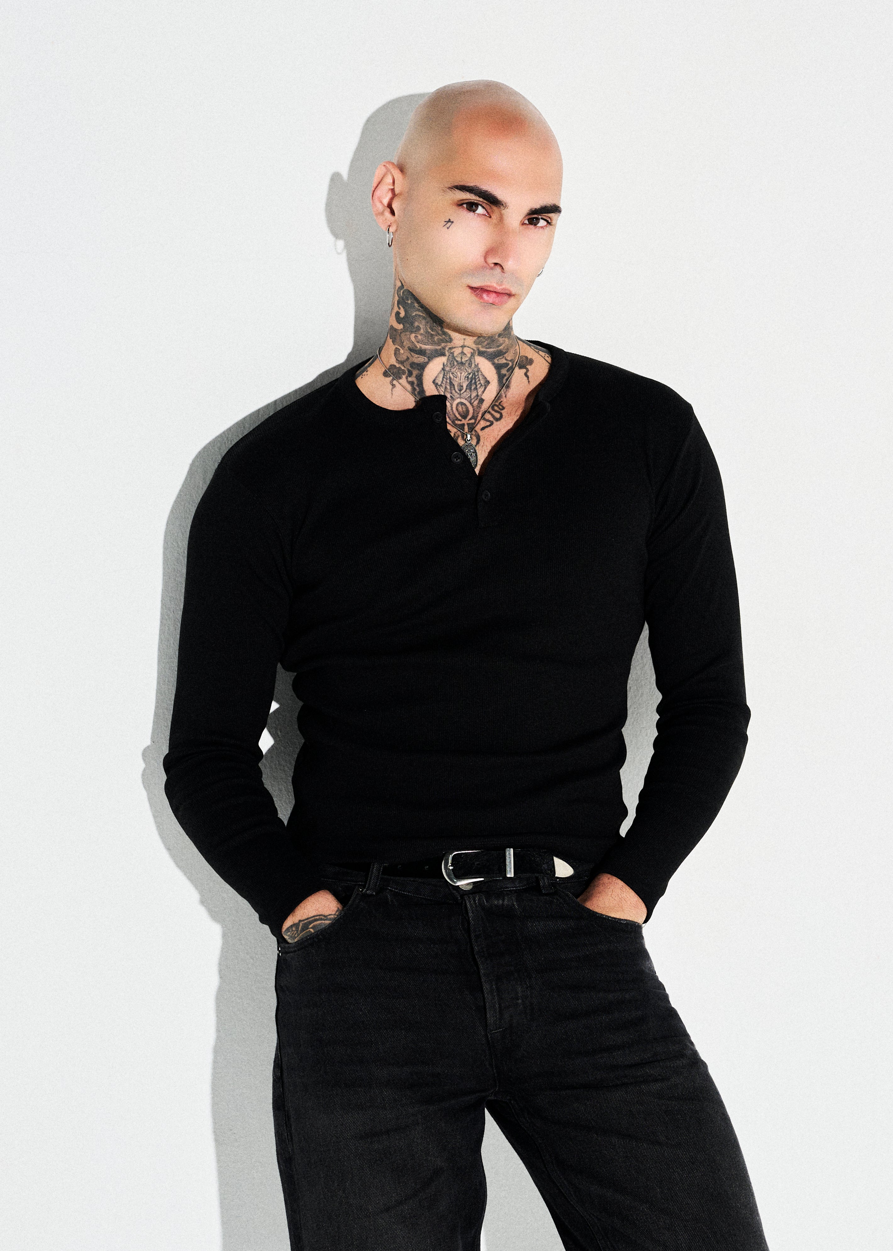 Classic Slim Fit Henley - Black