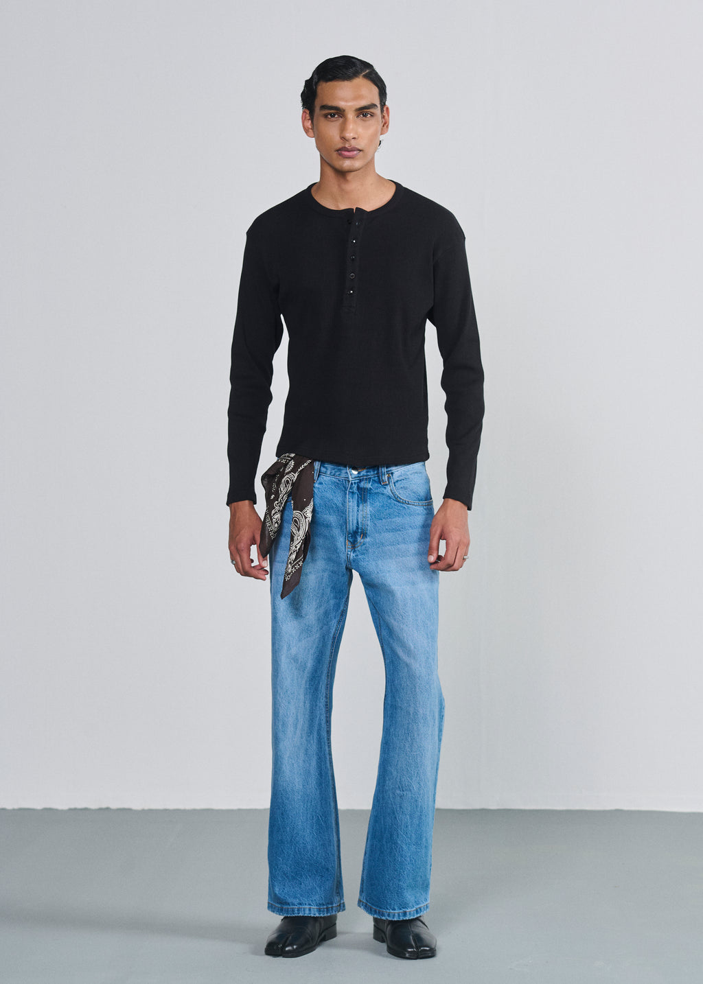 Classic Fitted Henley - Black