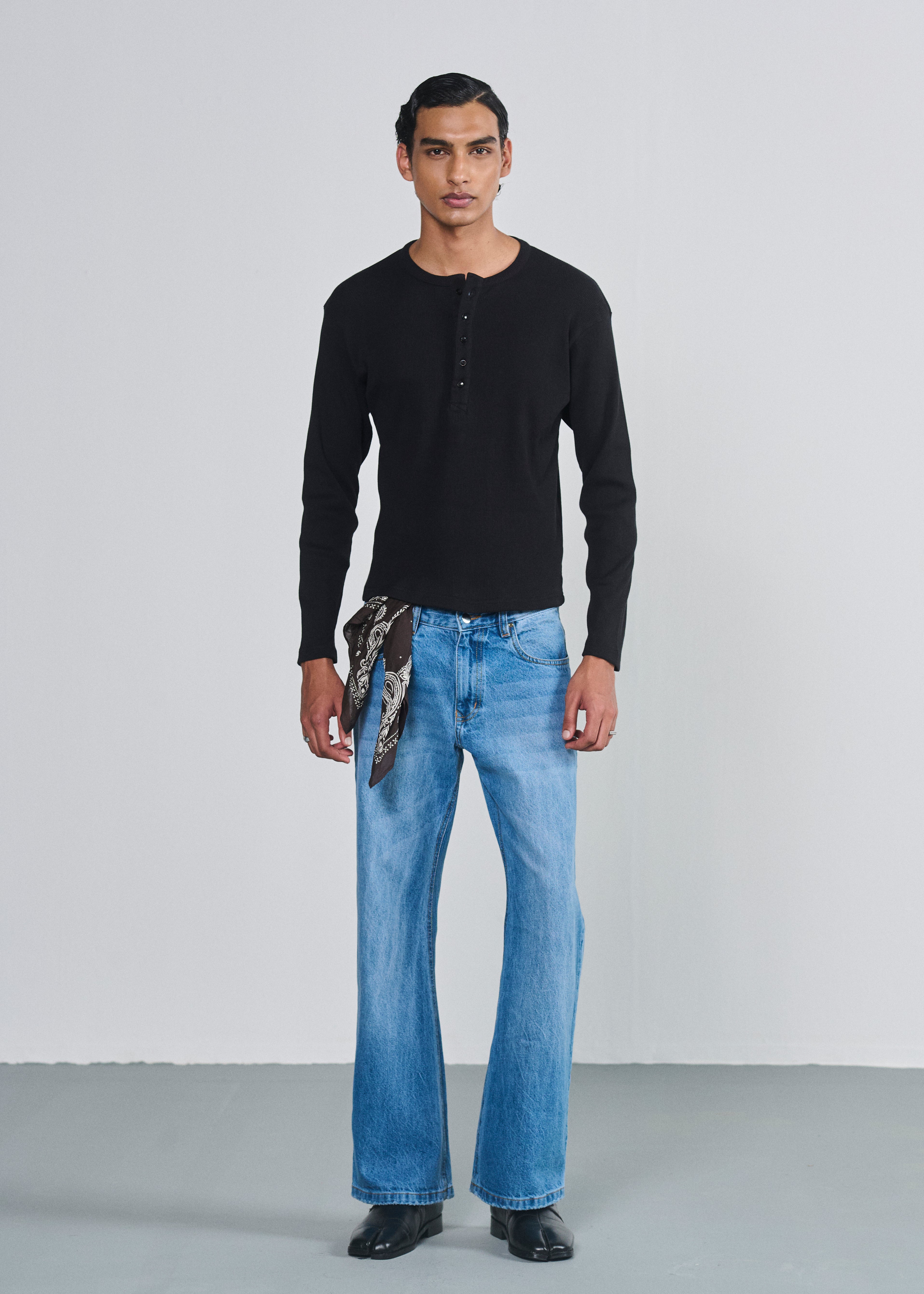Classic Fitted Henley - Black