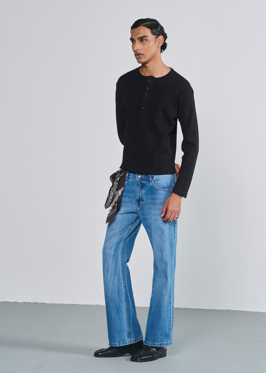 Classic Fitted Henley - Black