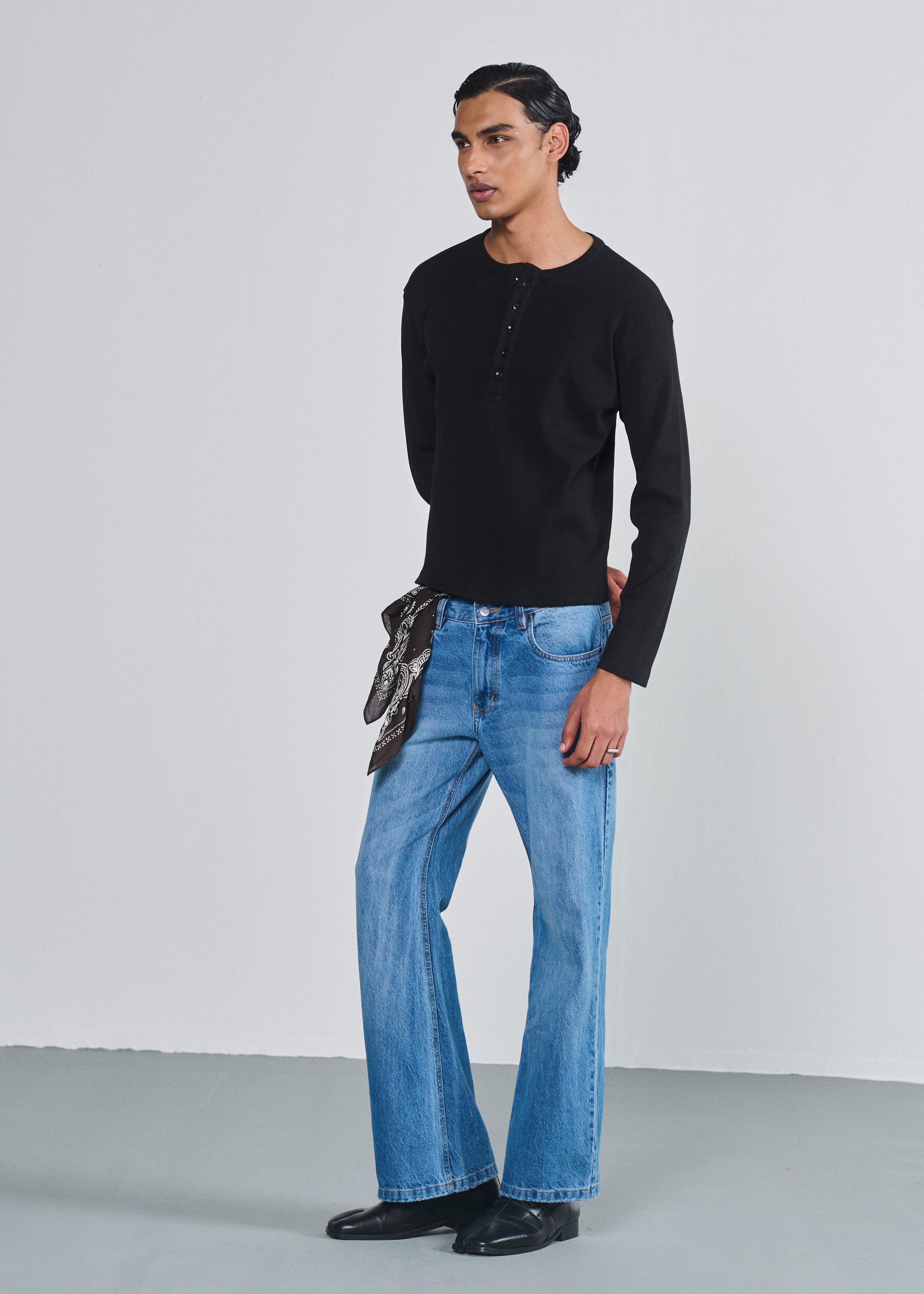 Classic Fitted Henley - Black
