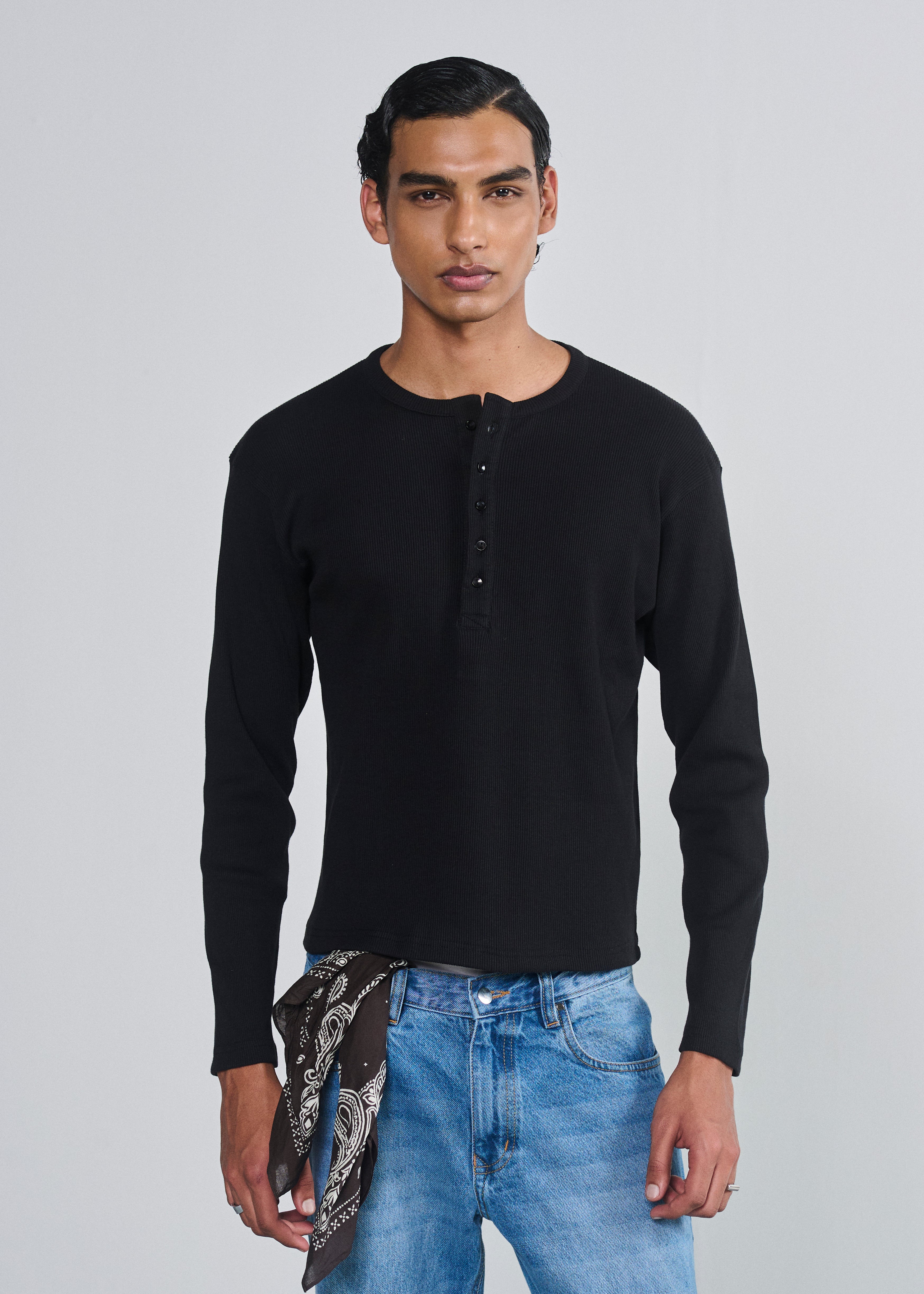 Classic Fitted Henley - Black