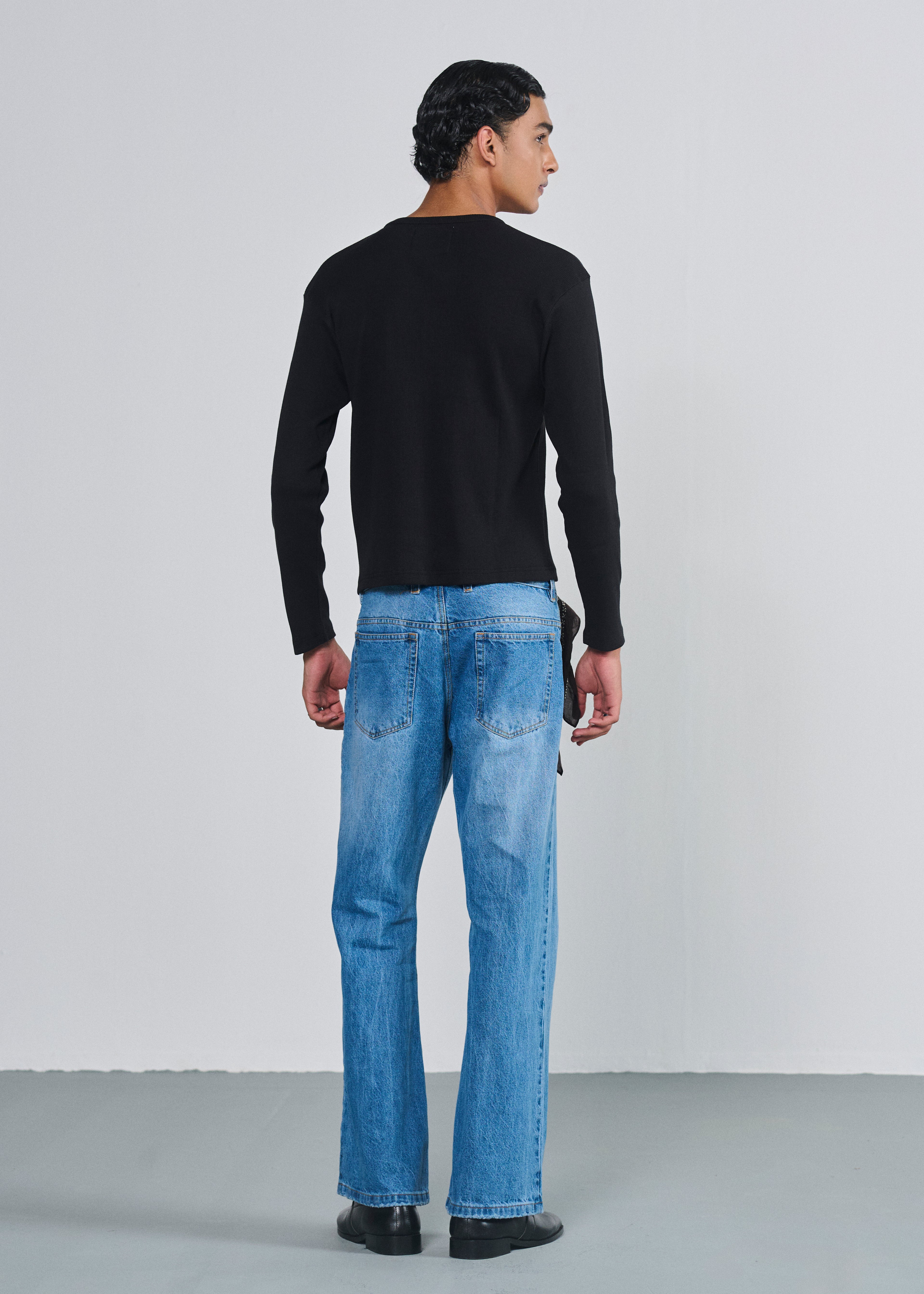 Classic Fitted Henley - Black