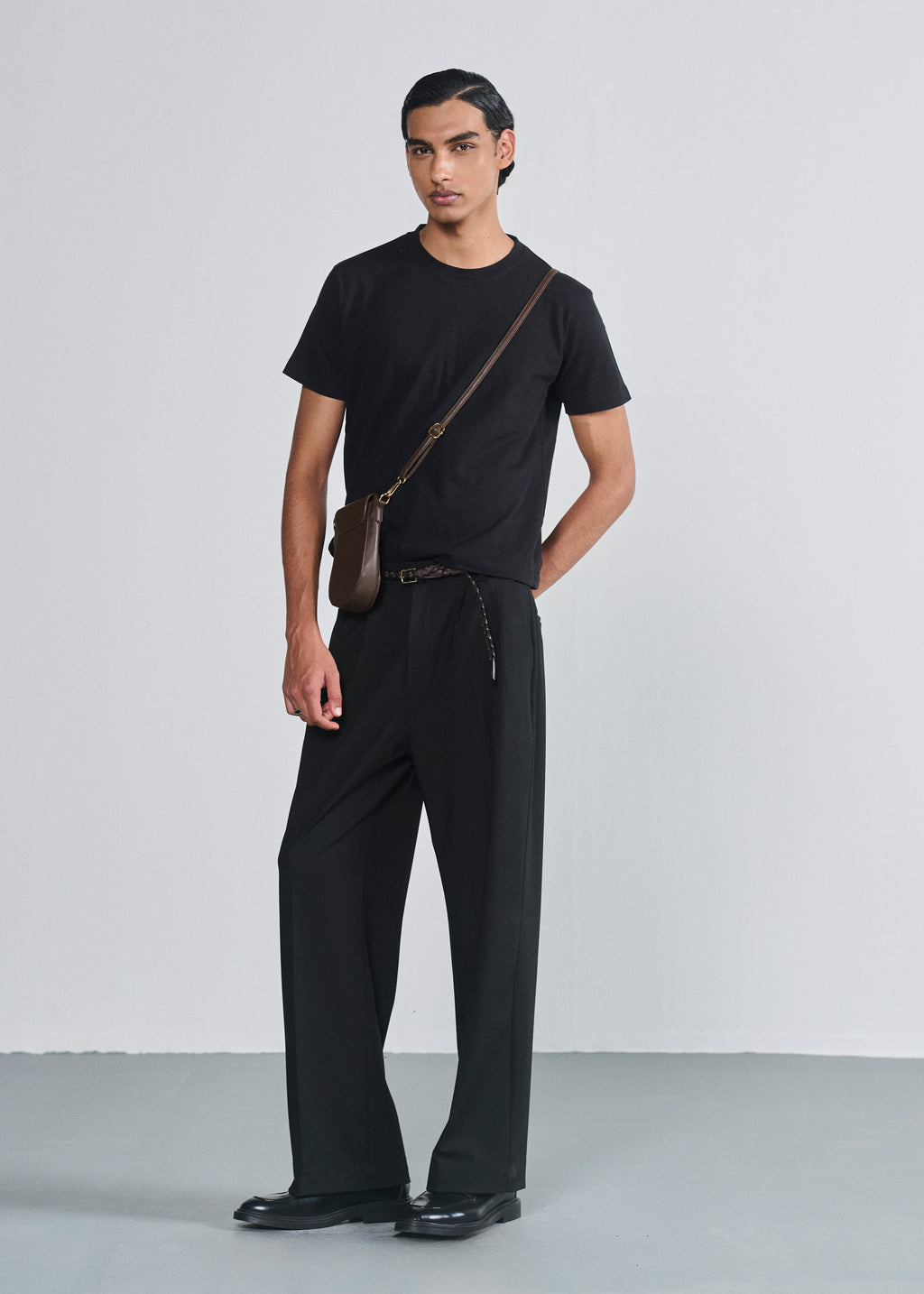 Essential Cropped Tee - Black