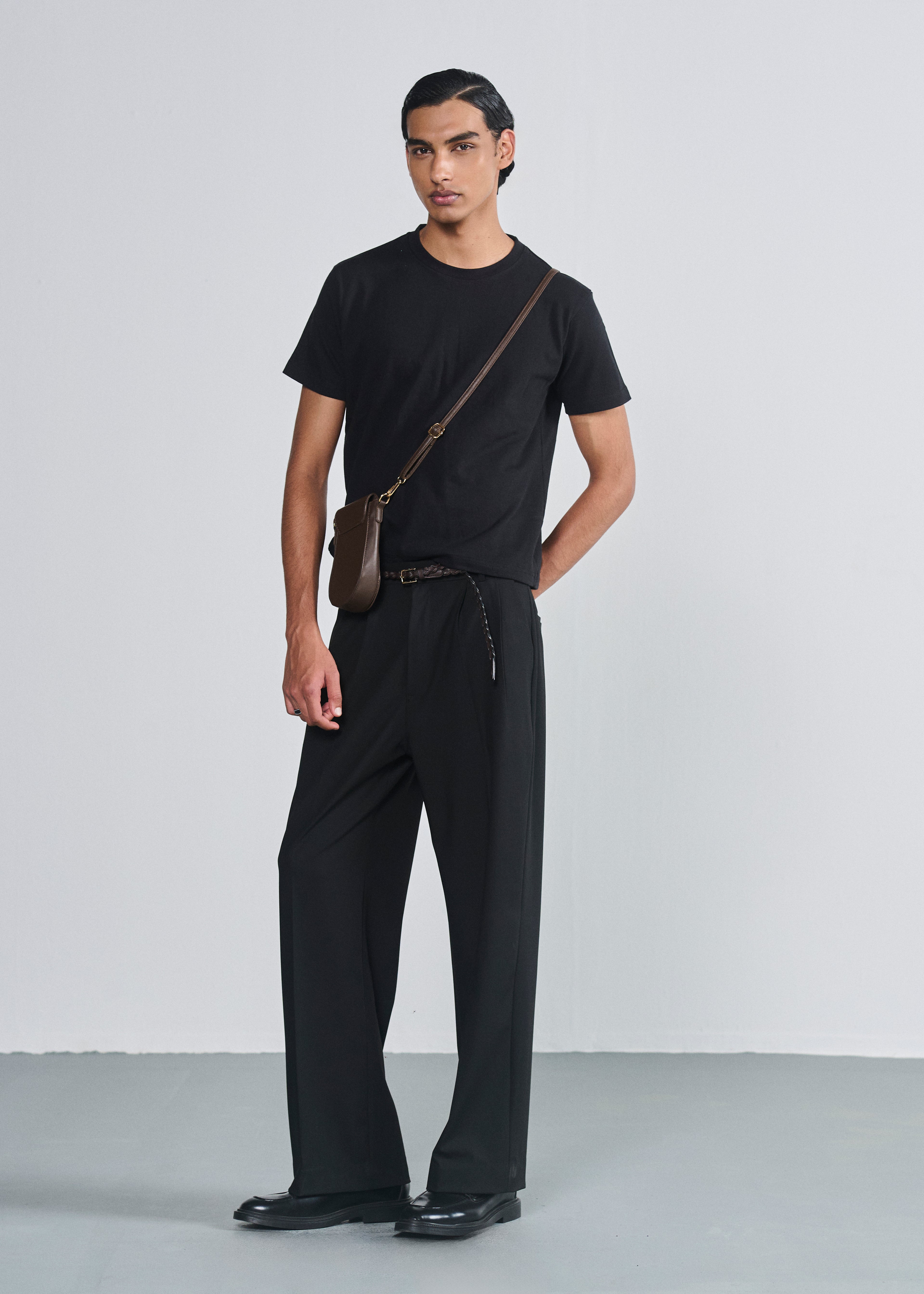 Essential Cropped Tee - Black